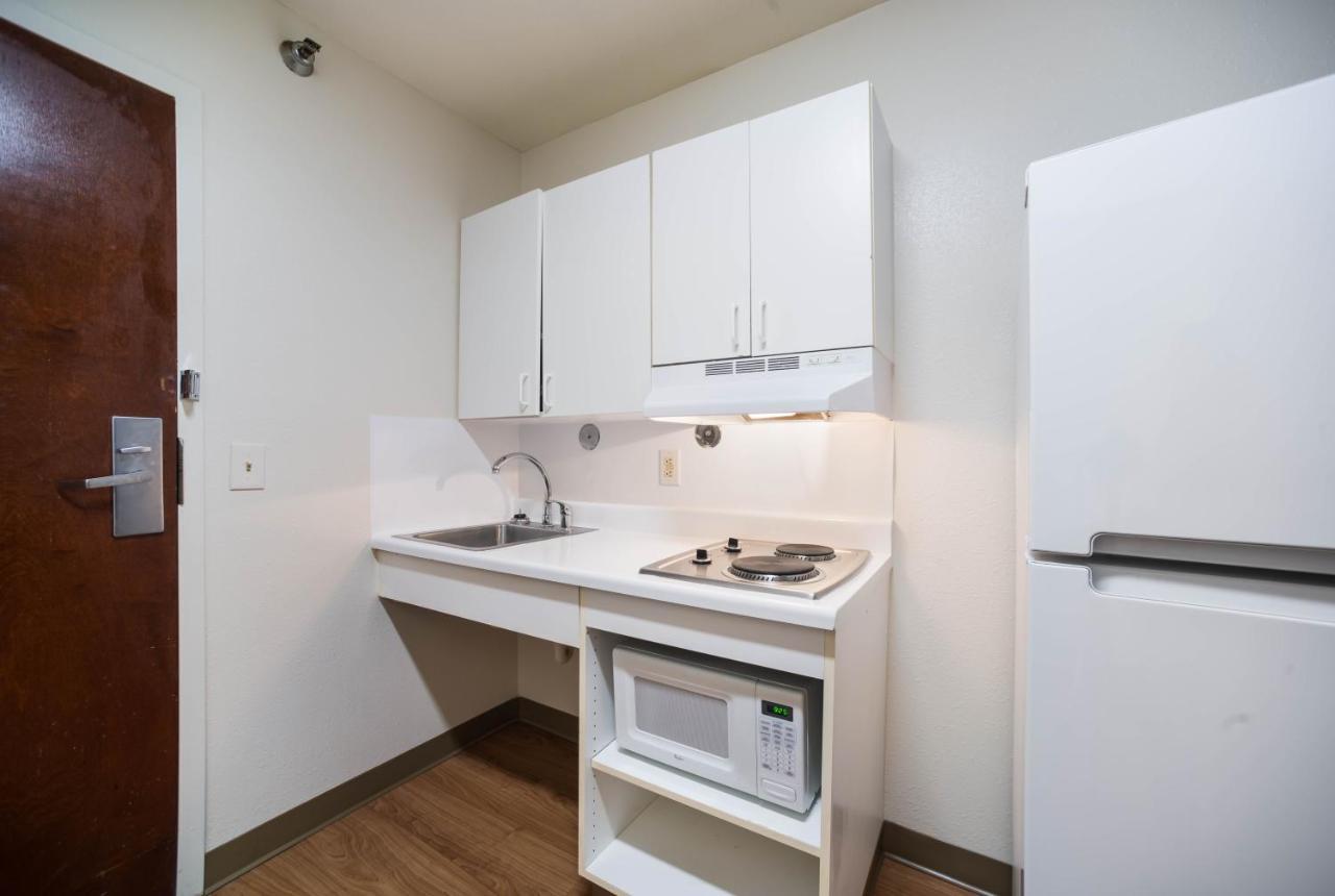 Hometowne Studios By Red Roof St. Louis - Airport/N Lindbergh Hazelwood Ngoại thất bức ảnh
