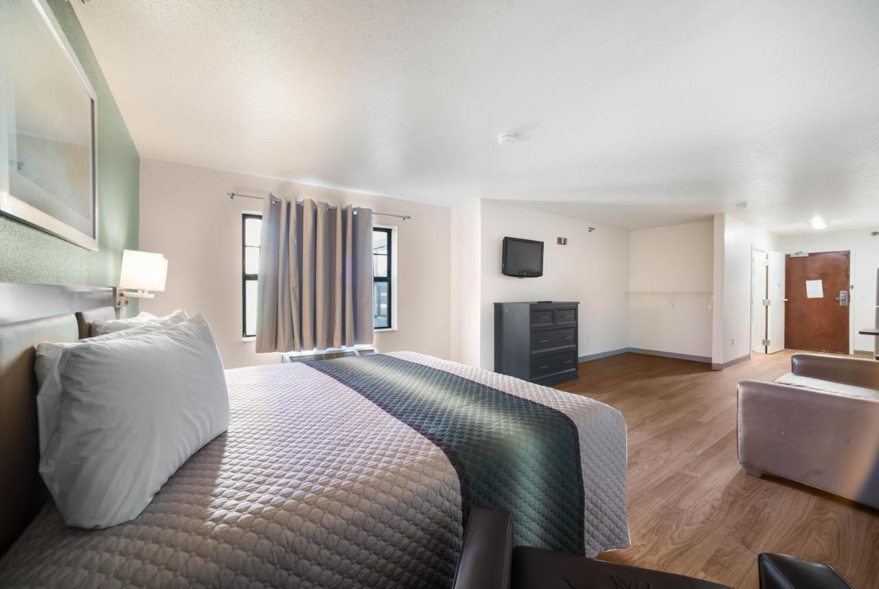 Hometowne Studios By Red Roof St. Louis - Airport/N Lindbergh Hazelwood Ngoại thất bức ảnh